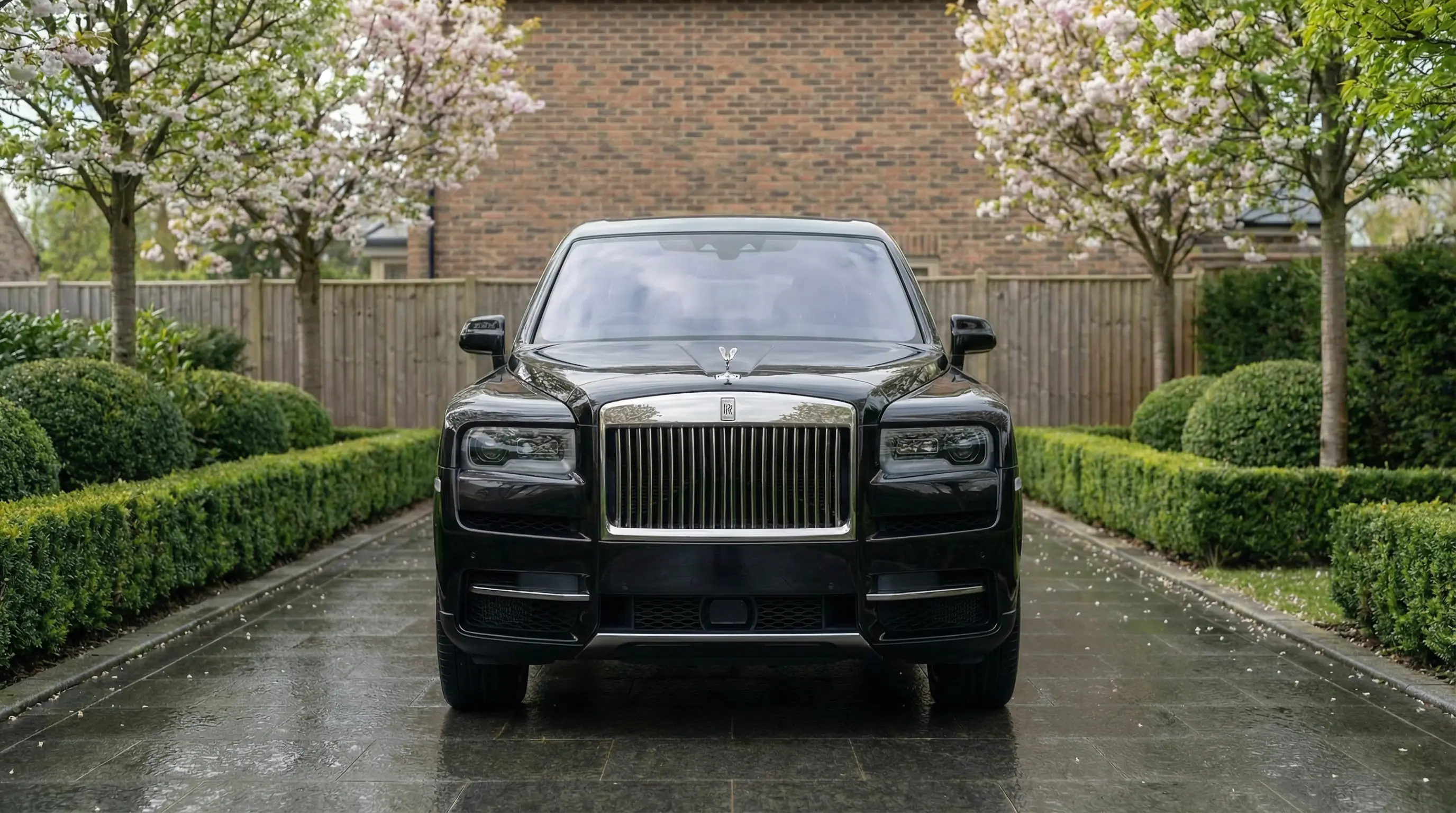 Rolls-Royce Cullinan for wedding car hire in Barnsley